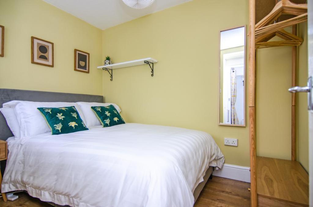 Cosy Lichfield Apartment Dış mekan fotoğraf